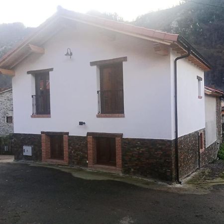 Casa Rural Gueilones, Parque Natural De Ponga Sobrefoz Dış mekan fotoğraf